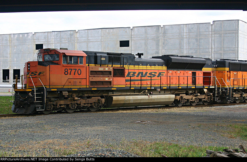 BNSF 8870